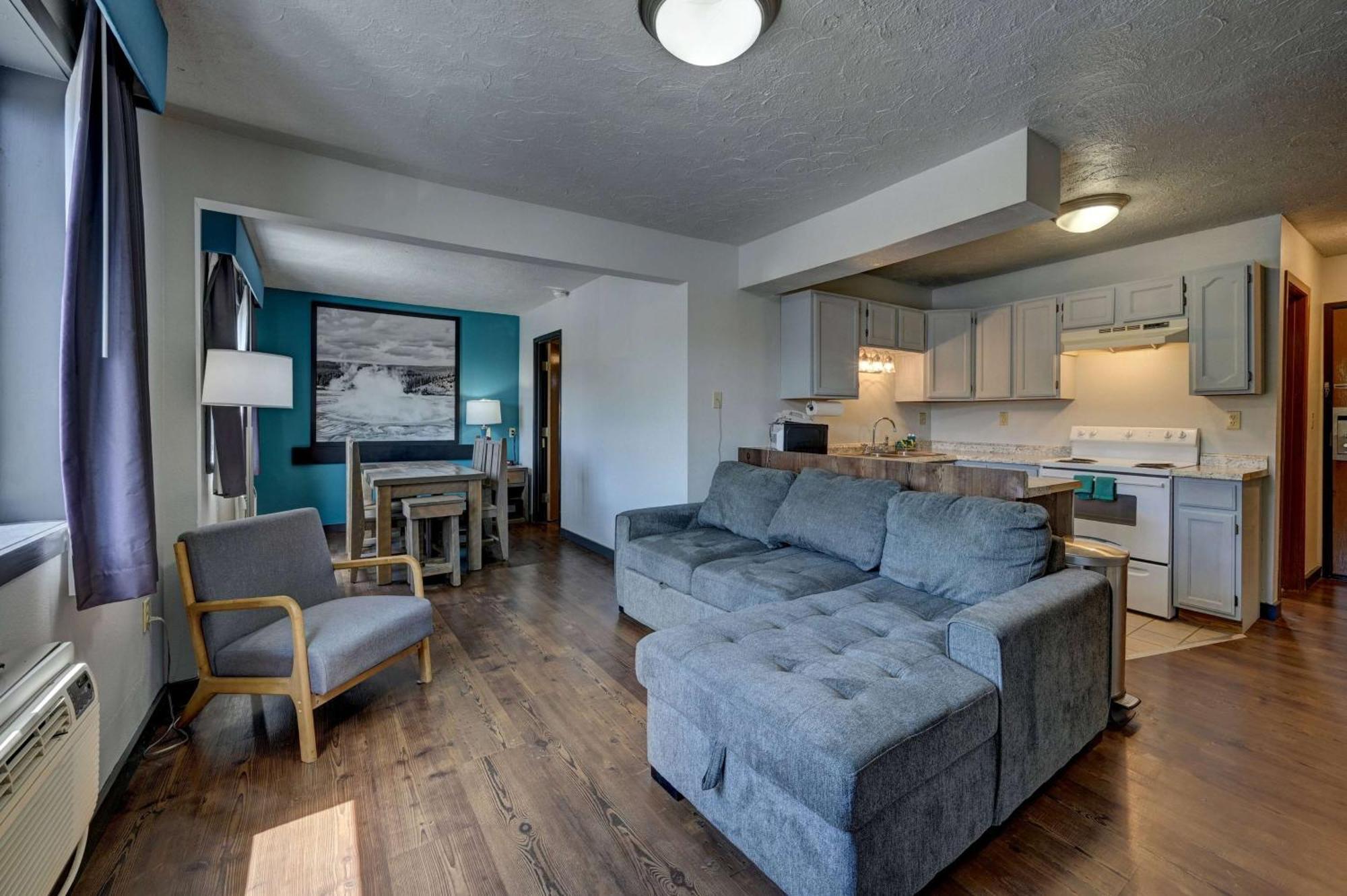 Super 8 By Wyndham Gardiner/Yellowstone Park Area Eksteriør billede