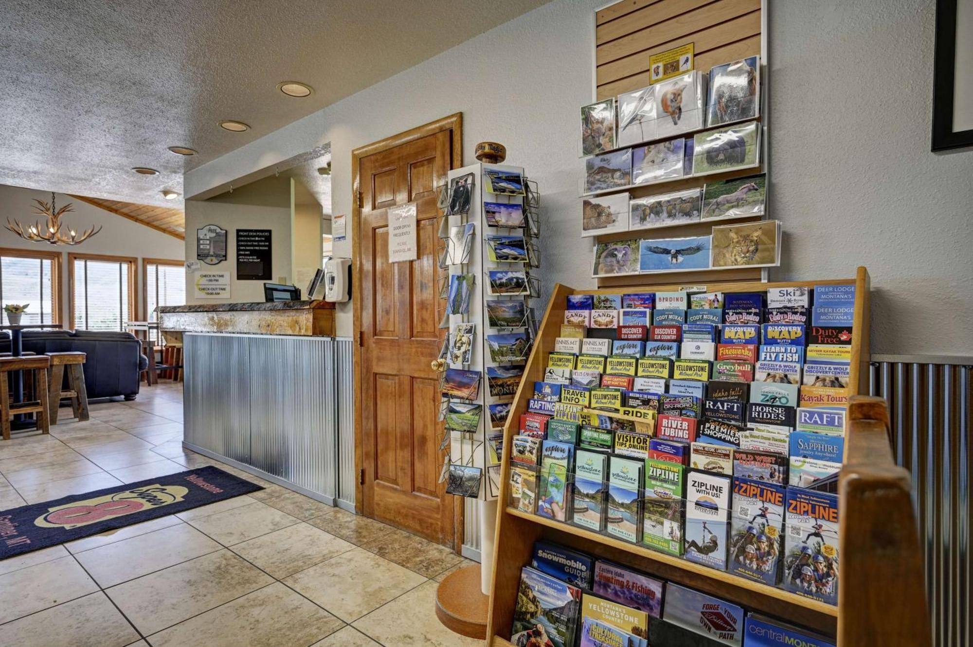 Super 8 By Wyndham Gardiner/Yellowstone Park Area Eksteriør billede