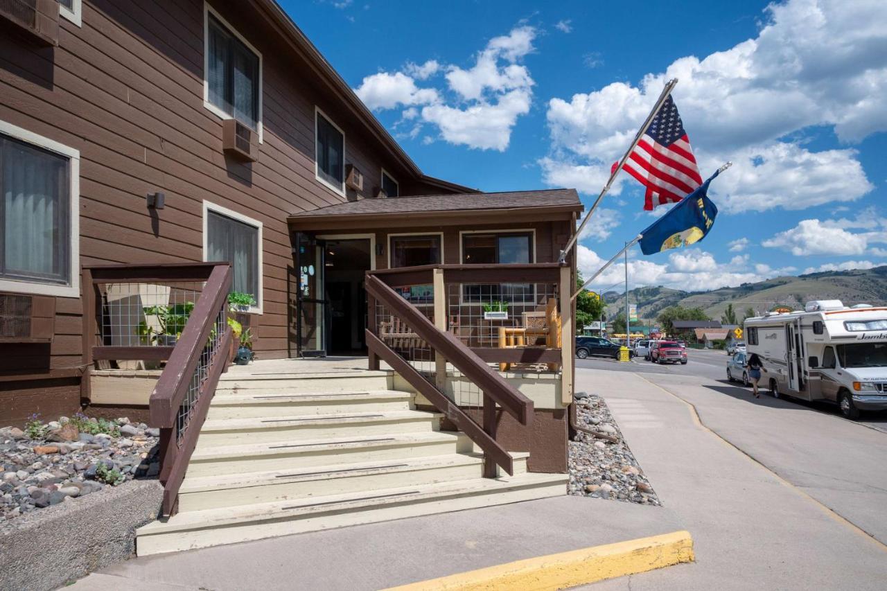Super 8 By Wyndham Gardiner/Yellowstone Park Area Eksteriør billede